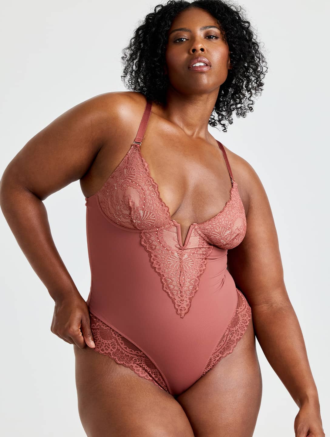 Body de encaje con cuello en V