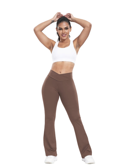 Pantalones acampanados con línea en V ceñida
