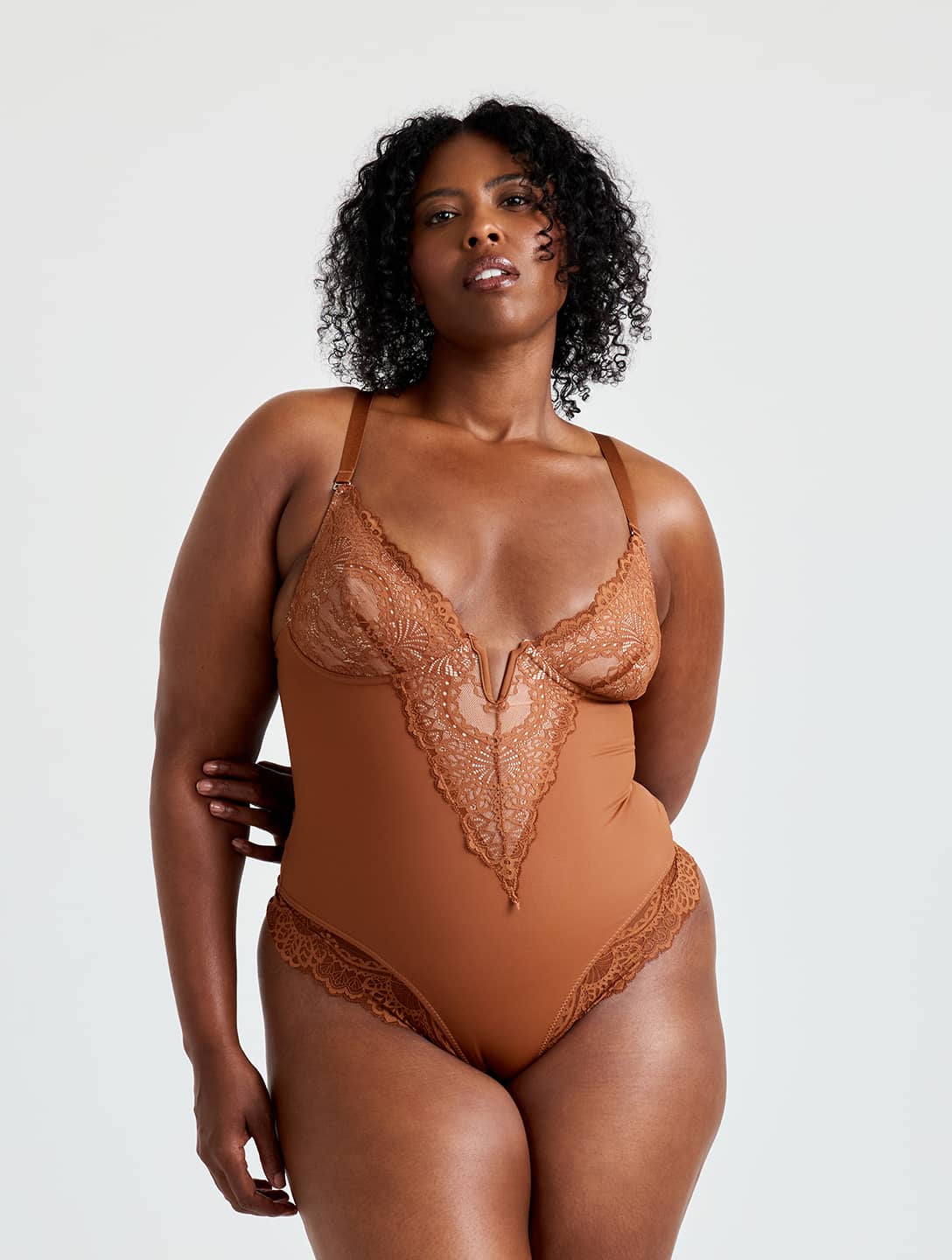 Body de encaje con cuello en V